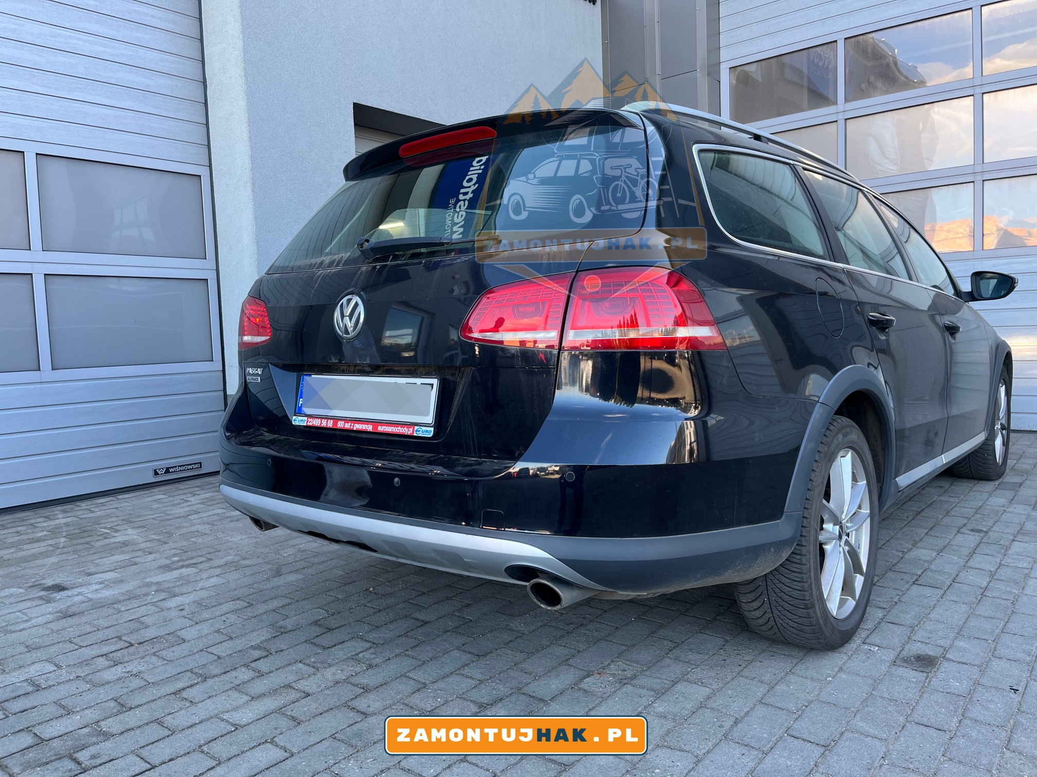 VW Passata z wypinanym pionowo hakiem holowniczym Westfalia